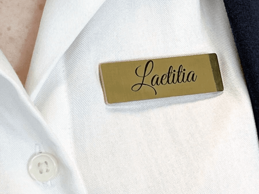 Badges staff hôtel personnalisés — Badge avec prénom