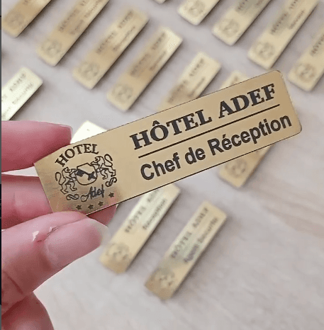 Aperçu de la catégorie Badges staff hôtel personnalisés